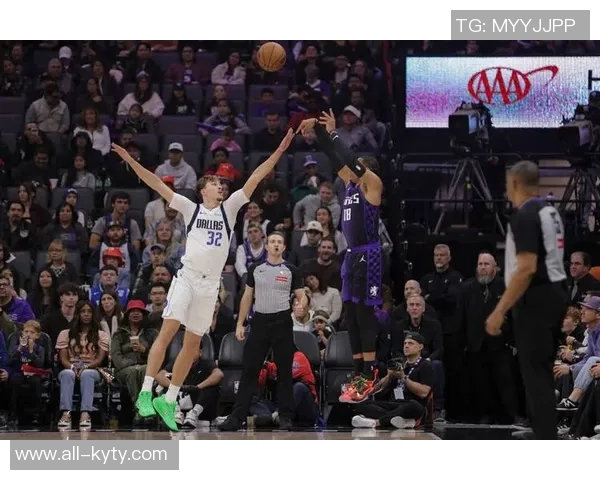 国王队全场16次抢断引发独行侠19次失误比赛悬念迭起