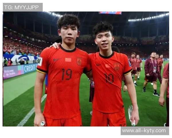 国足海外拉练或将采用双后腰战术球员位置与俱乐部基本一致